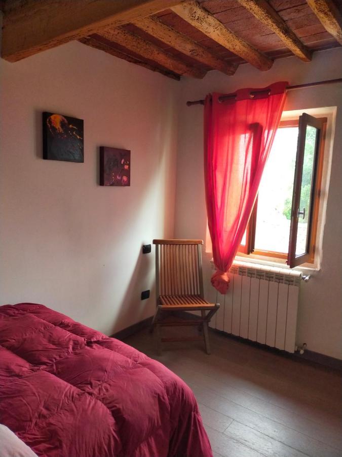 Agreable Maison En Triplex Avec Cours Interieure En Campagne Lucca Eksteriør bilde